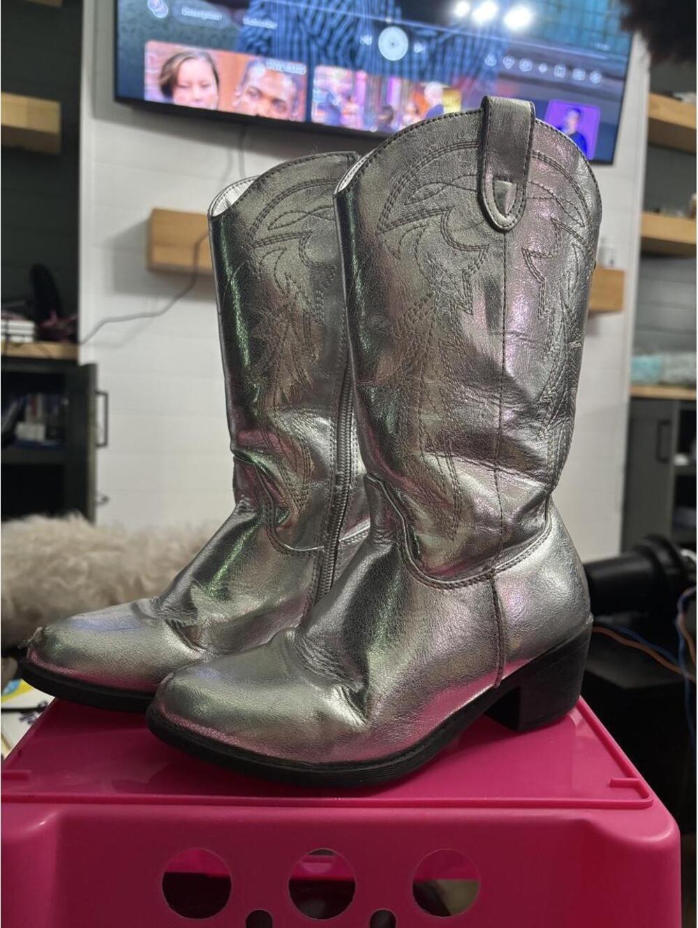 Silver metallic cowboy boots with embossed floral design Madden NYC SIZE 13c.